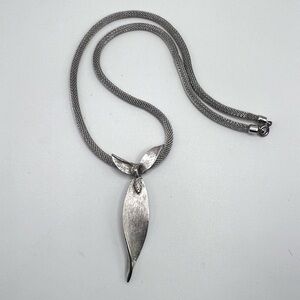 Vintage Judy Lee 1950s Silver Mesh Necklace Leaf Pendant 20”